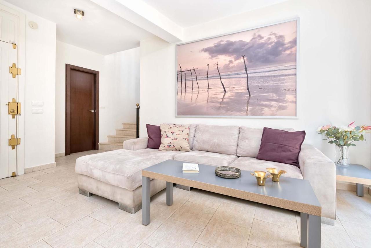 Siglo Penthouse In By Solaga Homes Appartement